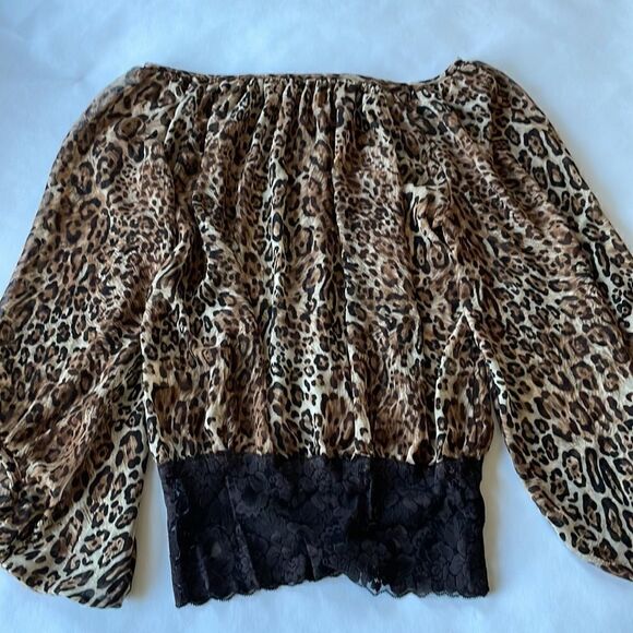 UNYX Animal Print Sheer Top w/Lace Bottom and Wide Sleeve - Picture 7 of 7